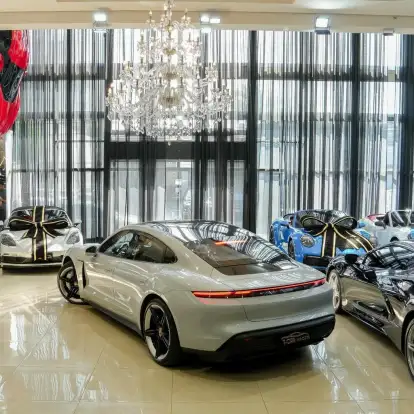 PORSCHE-TAYCAN-2022