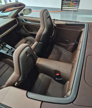 PORSCHE-911-2023