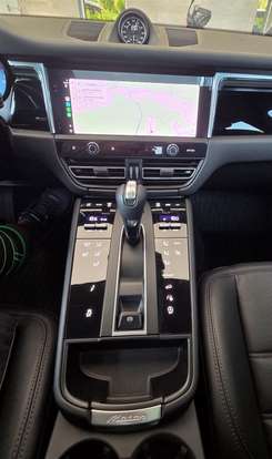 PORSCHE-MACAN-2025