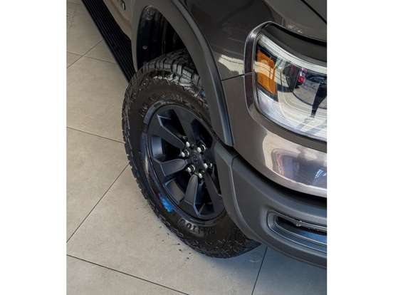 RAM-1500-5.7 V8 GASOLINA REBEL CD 4X4 AUTOMÁTICO RAM-1500-2023