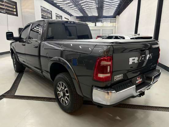 RAM-3500-6.7 I6 TURBO DIESEL LIMITED LONGHORN CD 4X4 AUTOMÁTICO RAM-3500-2024