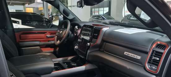 RAM-1500-5.7 V8 GASOLINA REBEL CD 4X4 AUTOMÁTICO RAM-1500-2022