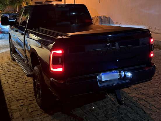RAM-2500-6.7 I6 TURBO DIESEL LARAMIE NIGHT EDITION CD 4X4 AUTOMÁTICO RAM-2500-2024