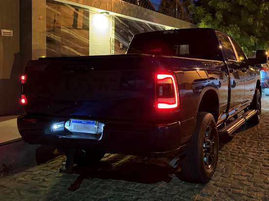 RAM-2500-6.7 I6 TURBO DIESEL LARAMIE NIGHT EDITION CD 4X4 AUTOMÁTICO RAM-2500-2024