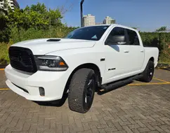 RAM CLASSIC 5.7 V8 GASOLINA LARAMIE NIGHT EDITION CD 4X4 AUTOMÁTICO RAM CLASSIC 5.7 V8 GASOLINA LARAMIE NIGHT EDITION CD 4X4 AUTOMÁTICO