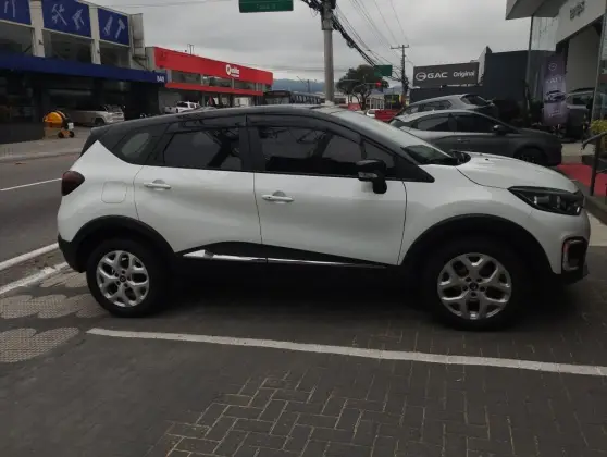 RENAULT CAPTUR 1.6 16V SCE FLEX ZEN MANUAL RENAULT CAPTUR 1.6 16V SCE FLEX ZEN MANUAL