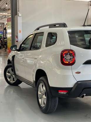 RENAULT-DUSTER-2023