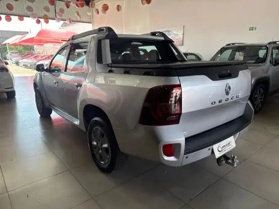 RENAULT-DUSTER OROCH-2020