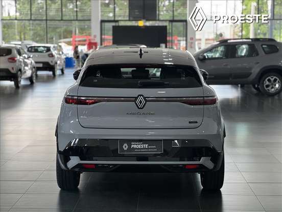 RENAULT-MEGANE-2025
