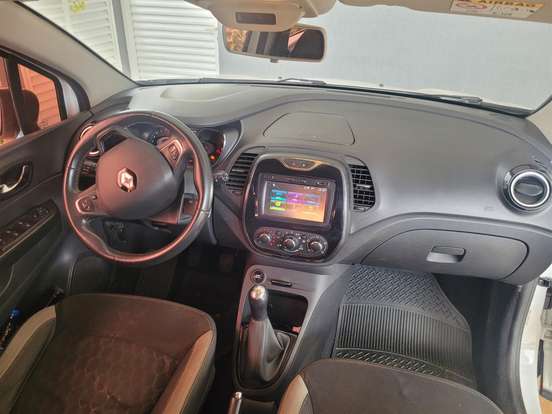 RENAULT-CAPTUR-2017