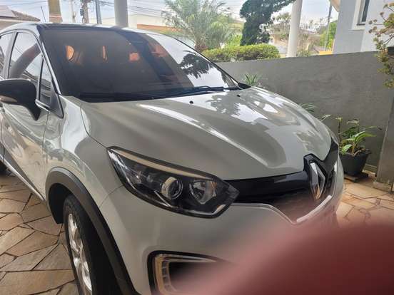 RENAULT-CAPTUR-2017