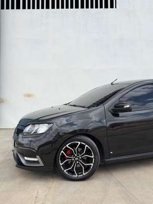 RENAULT-SANDERO-2019