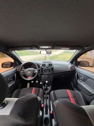 RENAULT-SANDERO-2019