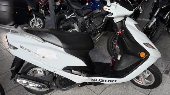 SUZUKI BURGMAN i SUZUKI BURGMAN i