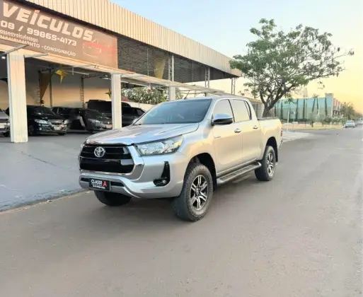 TOYOTA HILUX 2.8 D-4D TURBO DIESEL CD SR 4X4 AUTOMÁTICO