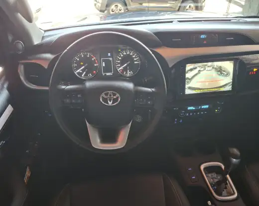 TOYOTA-HILUX-2025
