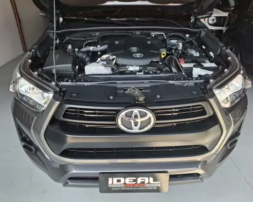 TOYOTA-HILUX-2025