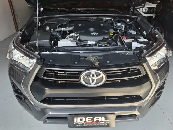 TOYOTA-HILUX-2.8 D-4D TURBO DIESEL CD SRV 4X4 AUTOMÁTICO TOYOTA-HILUX-2025