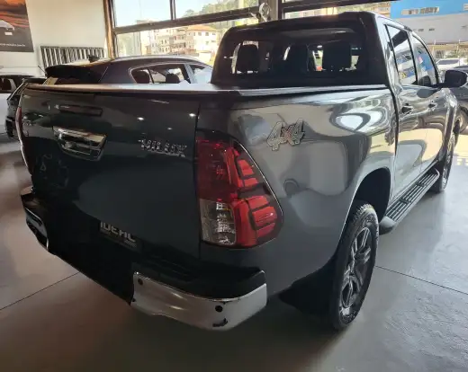TOYOTA-HILUX-2025