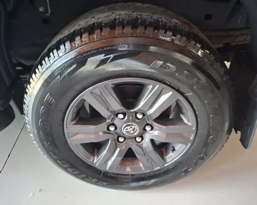 TOYOTA-HILUX-2025