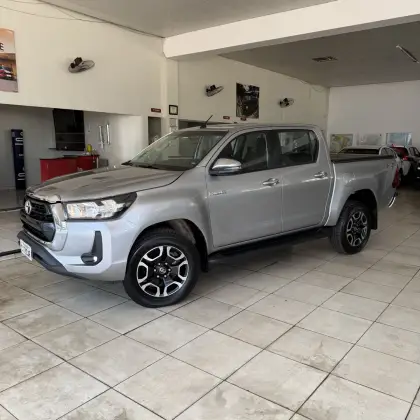TOYOTA HILUX 2.8 D-4D TURBO DIESEL CD SRV 4X4 AUTOMÁTICO