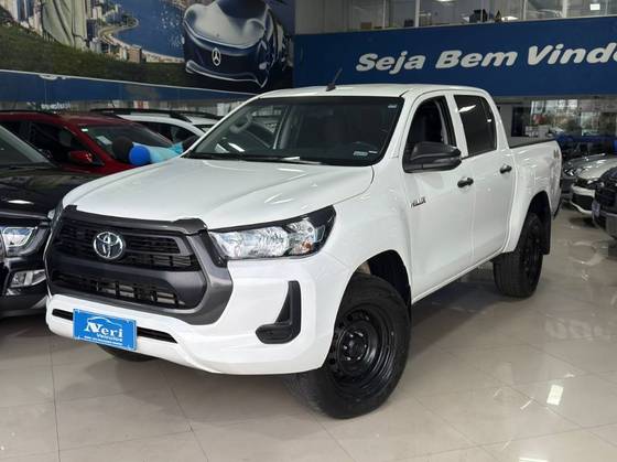 TOYOTA HILUX 2.8 D-4D TURBO DIESEL CD POWER PACK 4X4 MANUAL