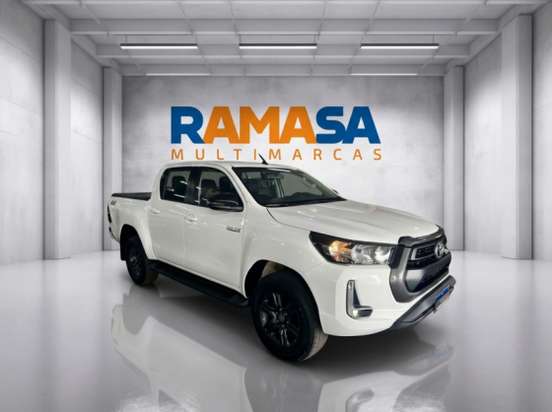 TOYOTA-HILUX-2023