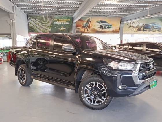 TOYOTA HILUX 2.8 D-4D TURBO DIESEL CD SRV 4X4 AUTOMÁTICO
