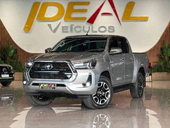 TOYOTA HILUX 2.8 D-4D TURBO DIESEL CD SRX 4X4 AUTOMÁTICO