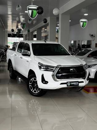 TOYOTA HILUX 2.8 D-4D TURBO DIESEL CD SRX 4X4 AUTOMÁTICO