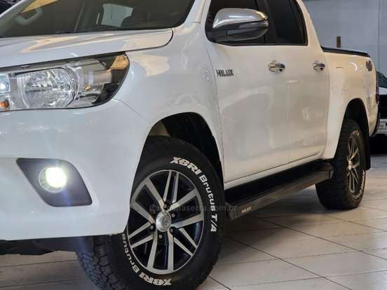 TOYOTA-HILUX-2020