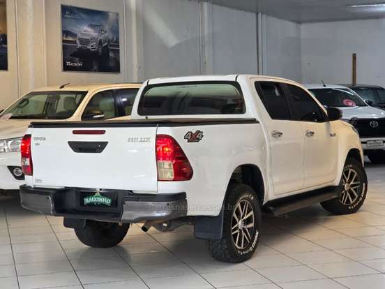 TOYOTA-HILUX-2020