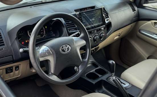 TOYOTA-HILUX SW4-2.7 SR 4X2 16V FLEX 4P AUTOMÁTICO TOYOTA-HILUX SW4-2014