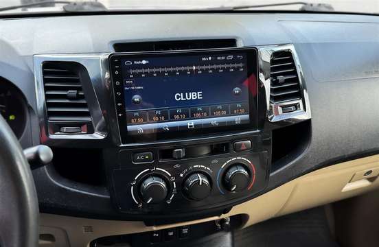 TOYOTA-HILUX SW4-2014