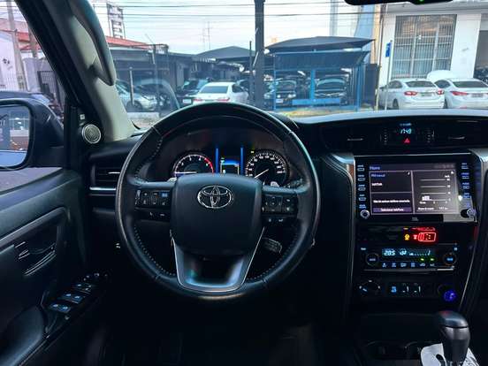 TOYOTA-HILUX SW4-2021
