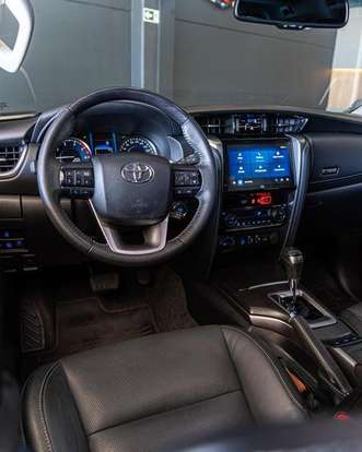 TOYOTA-HILUX SW4-2024