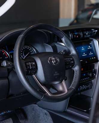 TOYOTA-HILUX SW4-2024