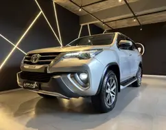 TOYOTA HILUX SW4 2.8 SRX 4X4 16V TURBO INTERCOOLER DIESEL 4P AUTOMÁTICO TOYOTA HILUX SW4 2.8 SRX 4X4 16V TURBO INTERCOOLER DIESEL 4P AUTOMÁTICO