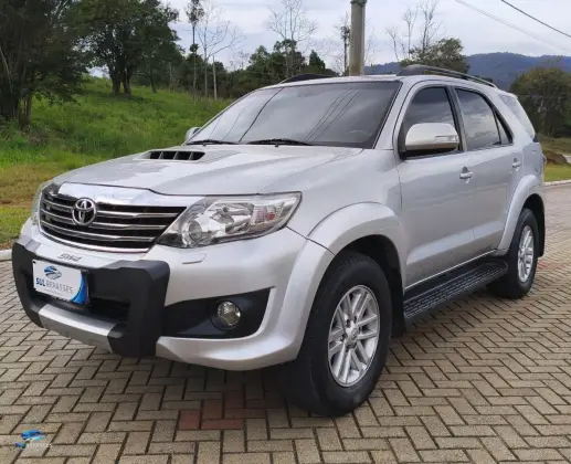 TOYOTA HILUX SW4 3.0 SRV 4X4 16V TURBO INTERCOOLER DIESEL 4P AUTOMÁTICO
