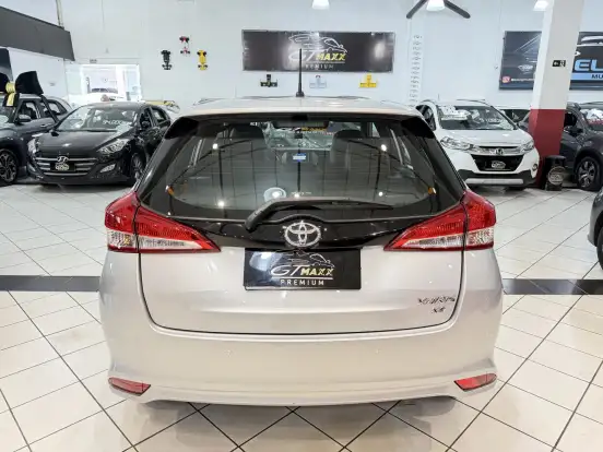 TOYOTA-YARIS-2019