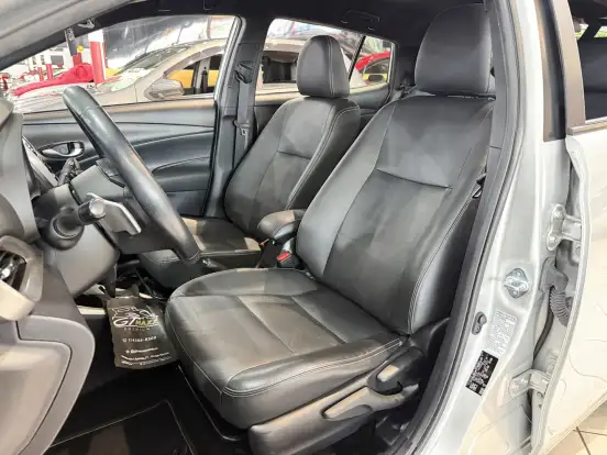 TOYOTA-YARIS-2019