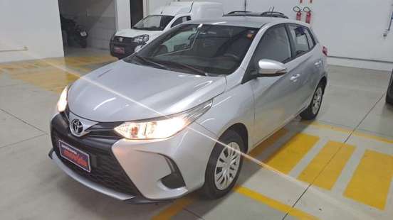 TOYOTA-YARIS-2024