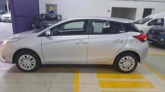 TOYOTA-YARIS-2024