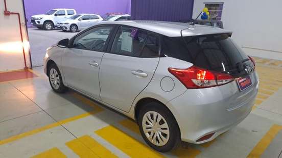 TOYOTA-YARIS-2024