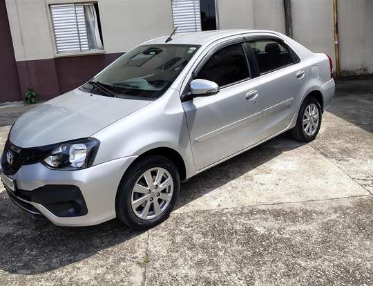 TOYOTA-ETIOS-1.5 X PLUS SEDAN 16V FLEX 4P AUTOMÁTICO TOYOTA-ETIOS-2020