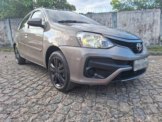 TOYOTA ETIOS 1.5 XS SEDAN 16V FLEX 4P AUTOMÁTICO