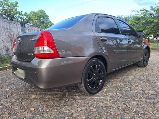 TOYOTA-ETIOS-2017