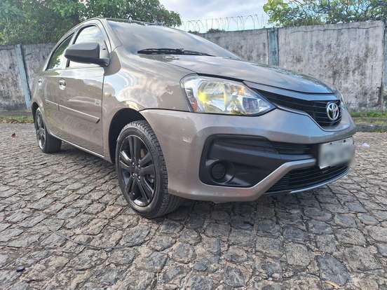 TOYOTA-ETIOS-2017