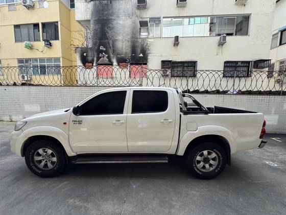 TOYOTA HILUX 2.7 SRV 4X2 CD 16V FLEX 4P AUTOMÁTICO
