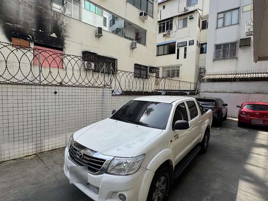 TOYOTA-HILUX-2.7 SRV 4X2 CD 16V FLEX 4P AUTOMÁTICO TOYOTA-HILUX-2015